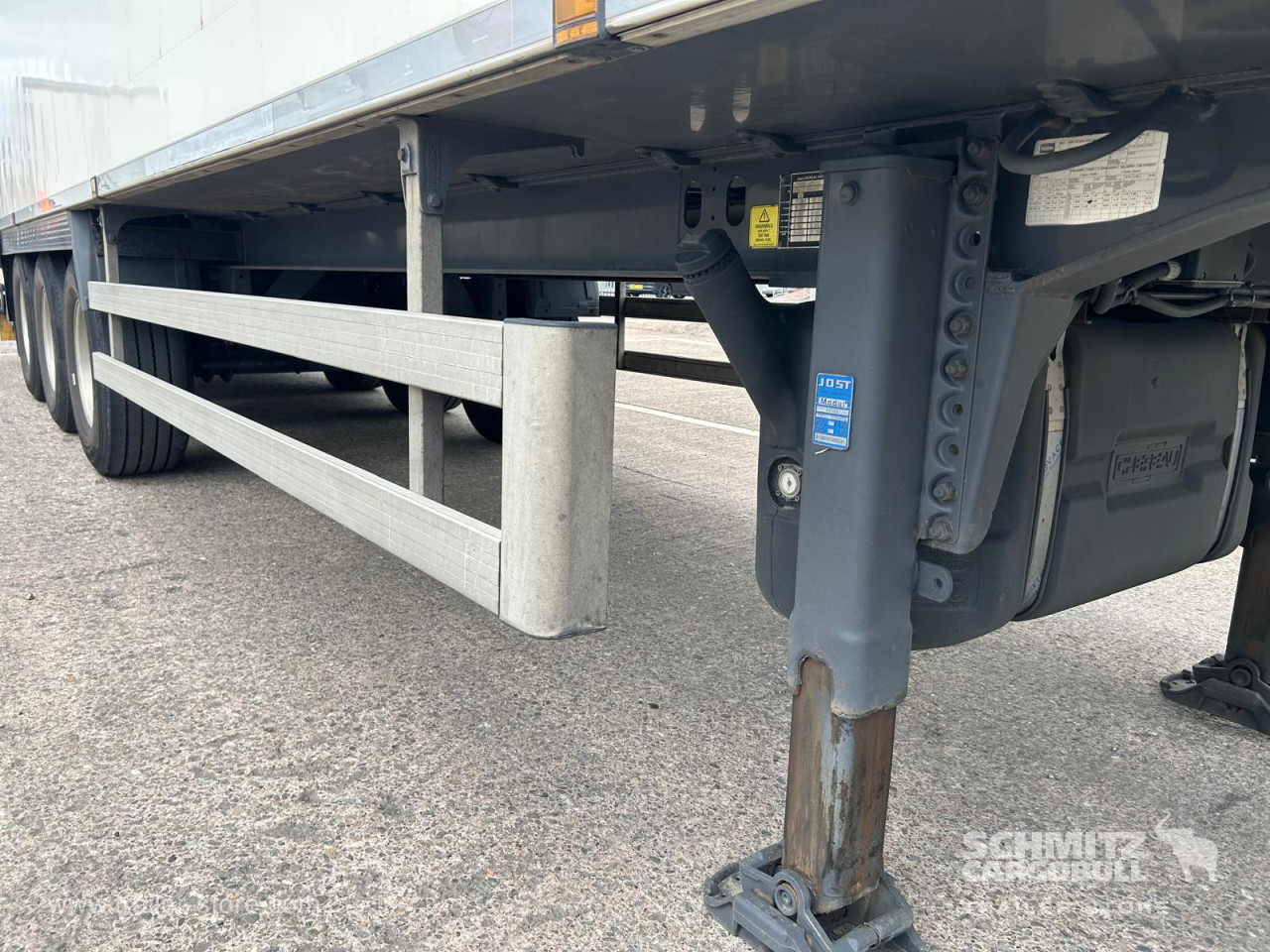 CHEREAU Reefer Multitemp Taillift 