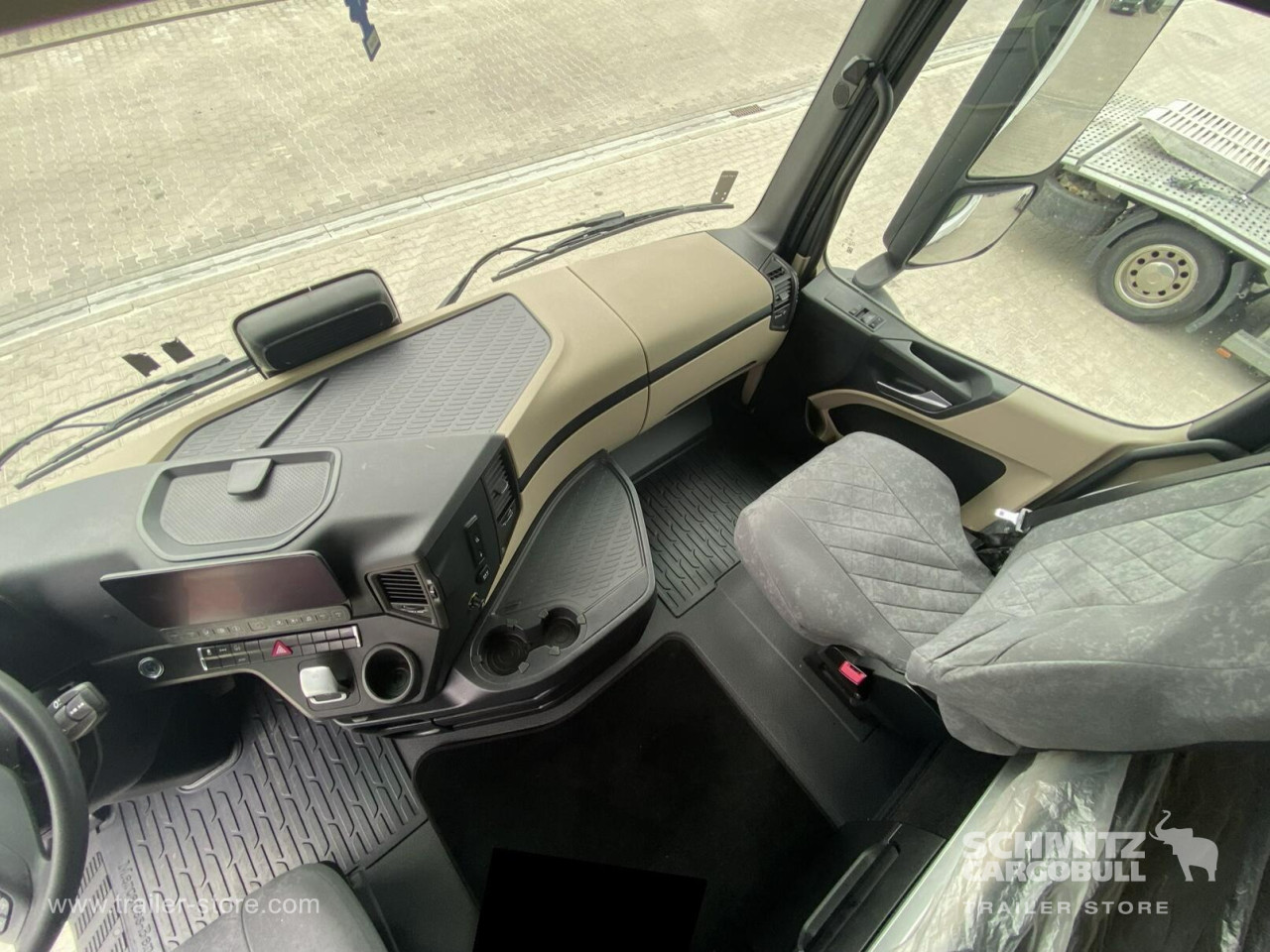 Mercedes Benz Tractor unit 