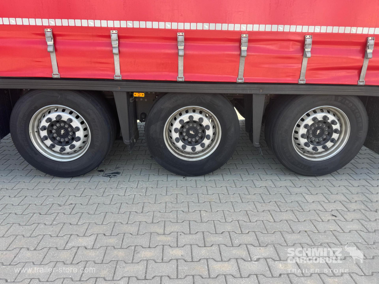 Schmitz Cargobull Curtainsider Mega 