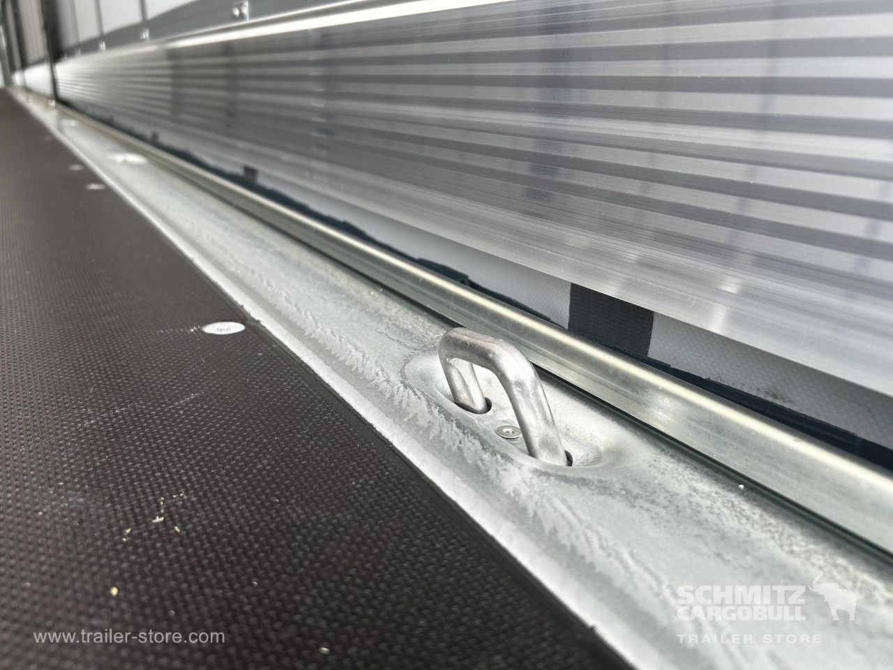 Schmitz Cargobull Curtainsider Standard Getränke 