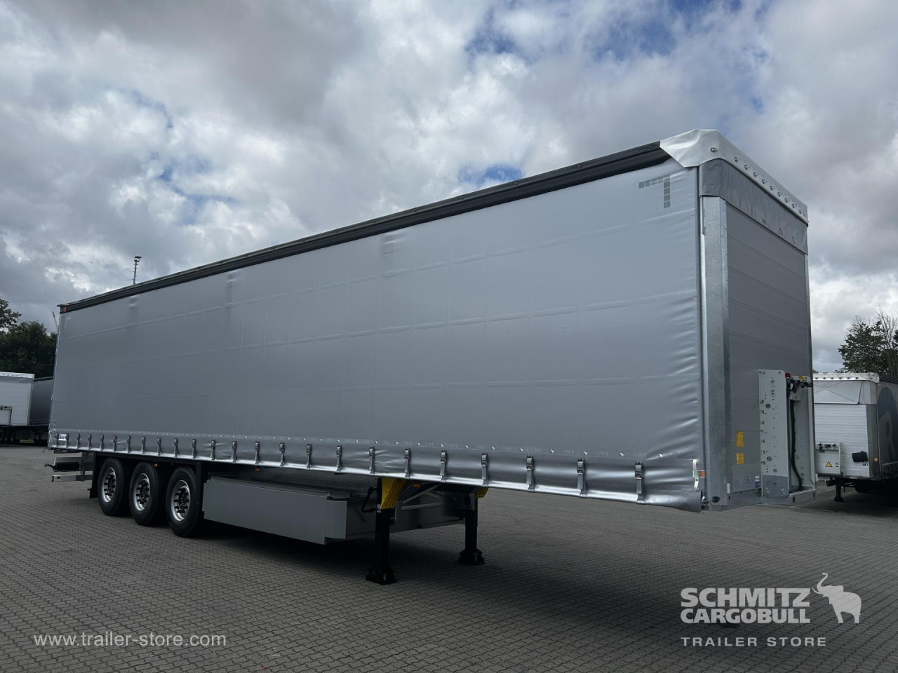 Schmitz Cargobull Curtainsider Standard Getränke 