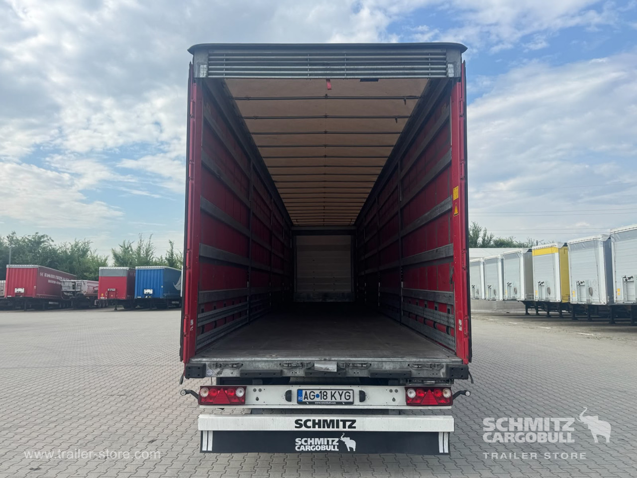 Schmitz Cargobull Curtainsider Mega 