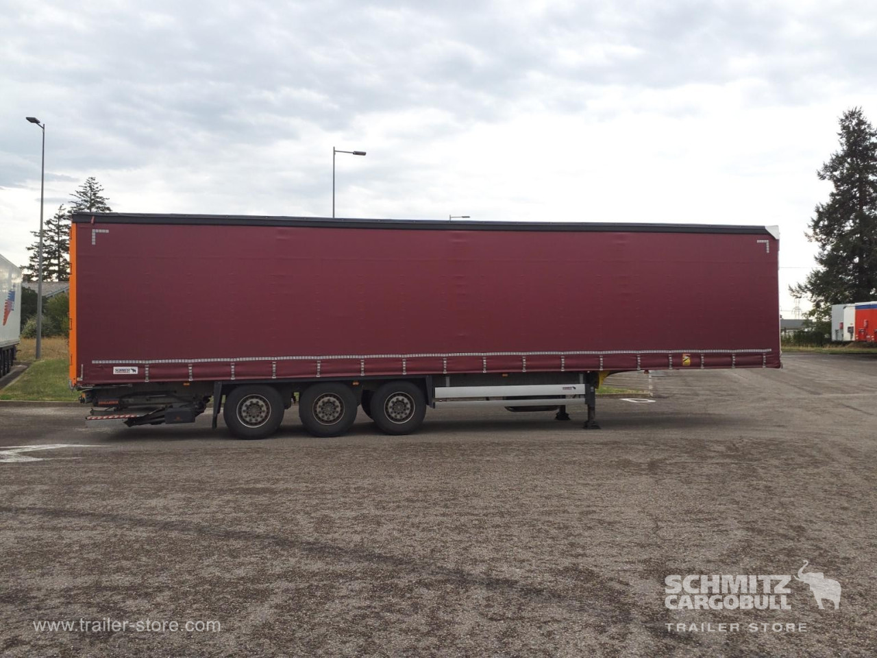 Schmitz Cargobull Semitrailer Curtainsider Standard Hayon 