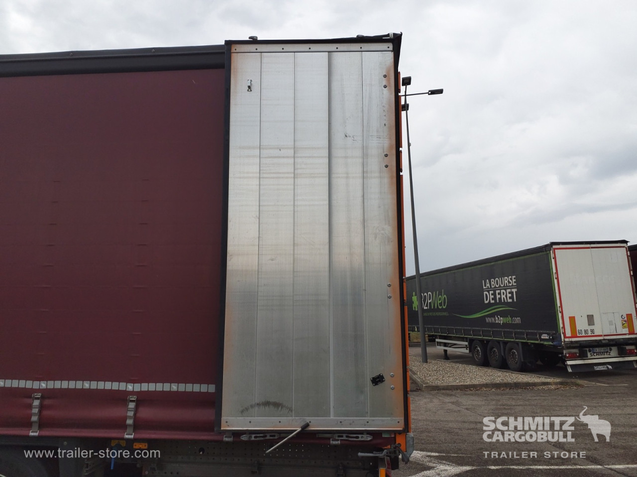 Schmitz Cargobull Semitrailer Curtainsider Standard Hayon 