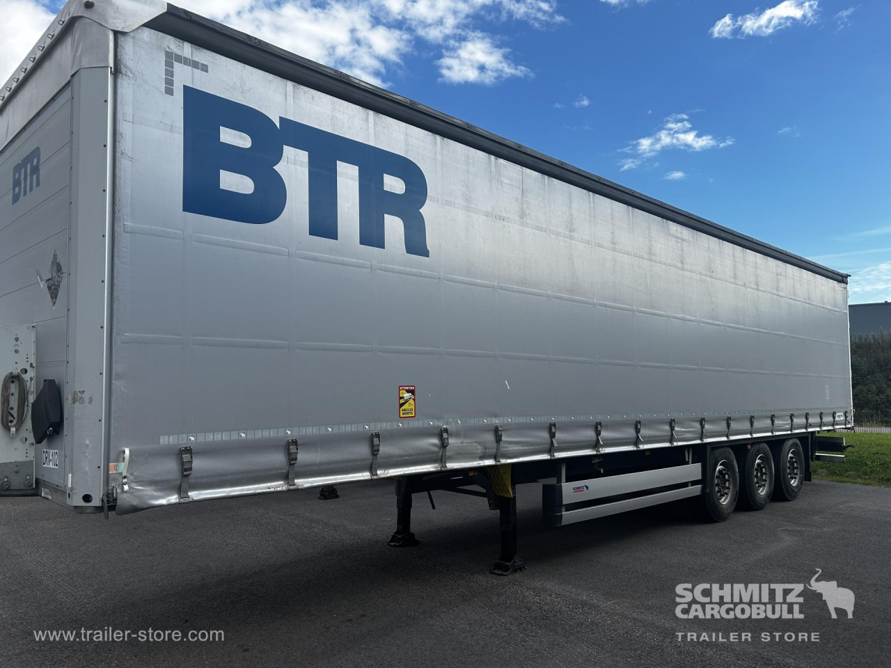 Schmitz Cargobull Curtainsider Standard 