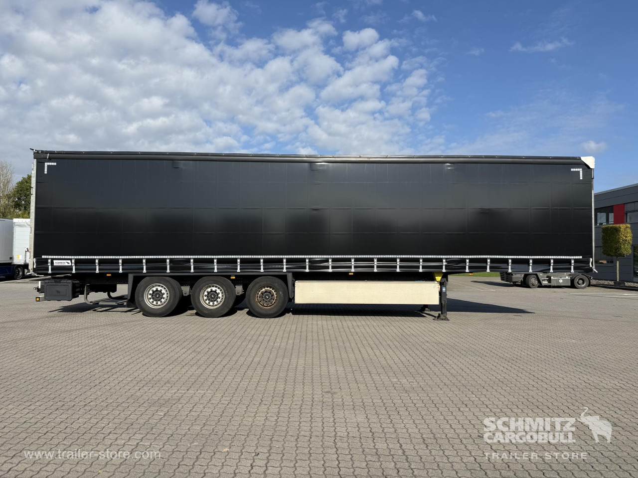 Schmitz Cargobull Curtainsider Standard Getränke 