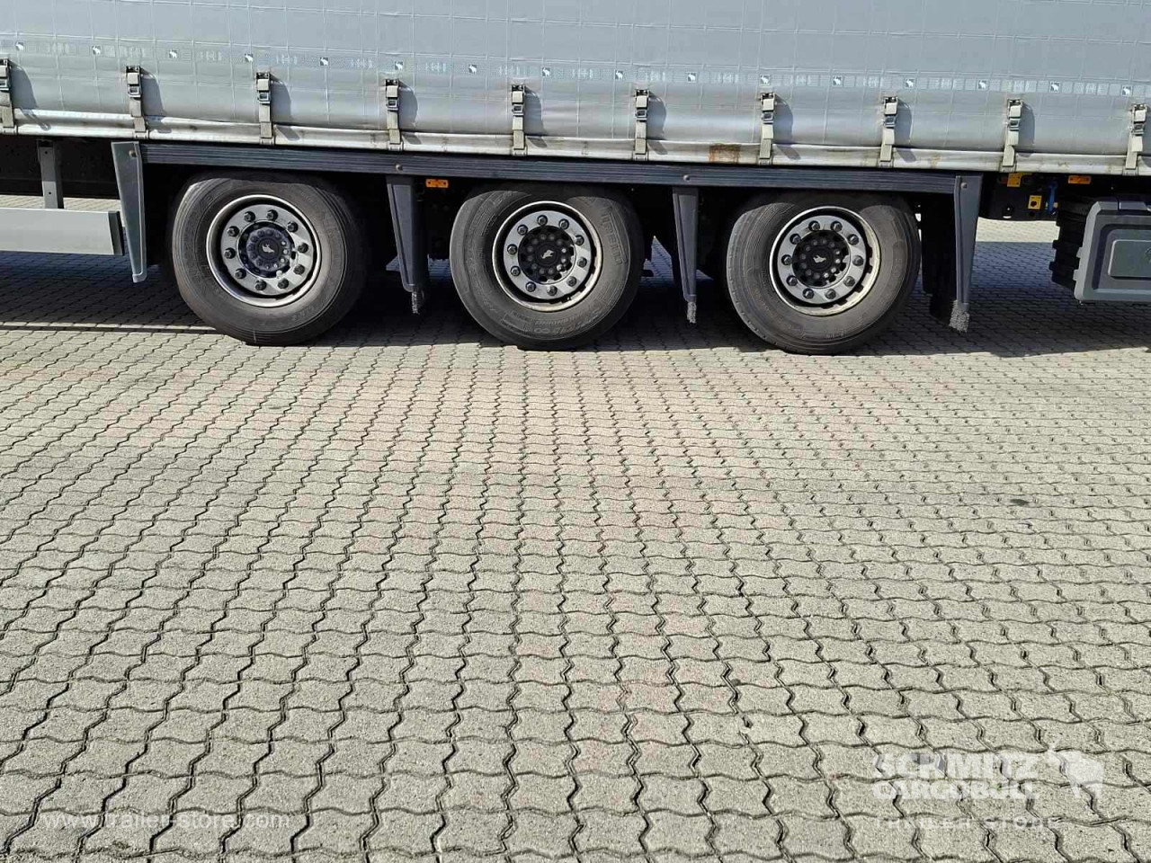 Schmitz Cargobull Curtainsider Mega 