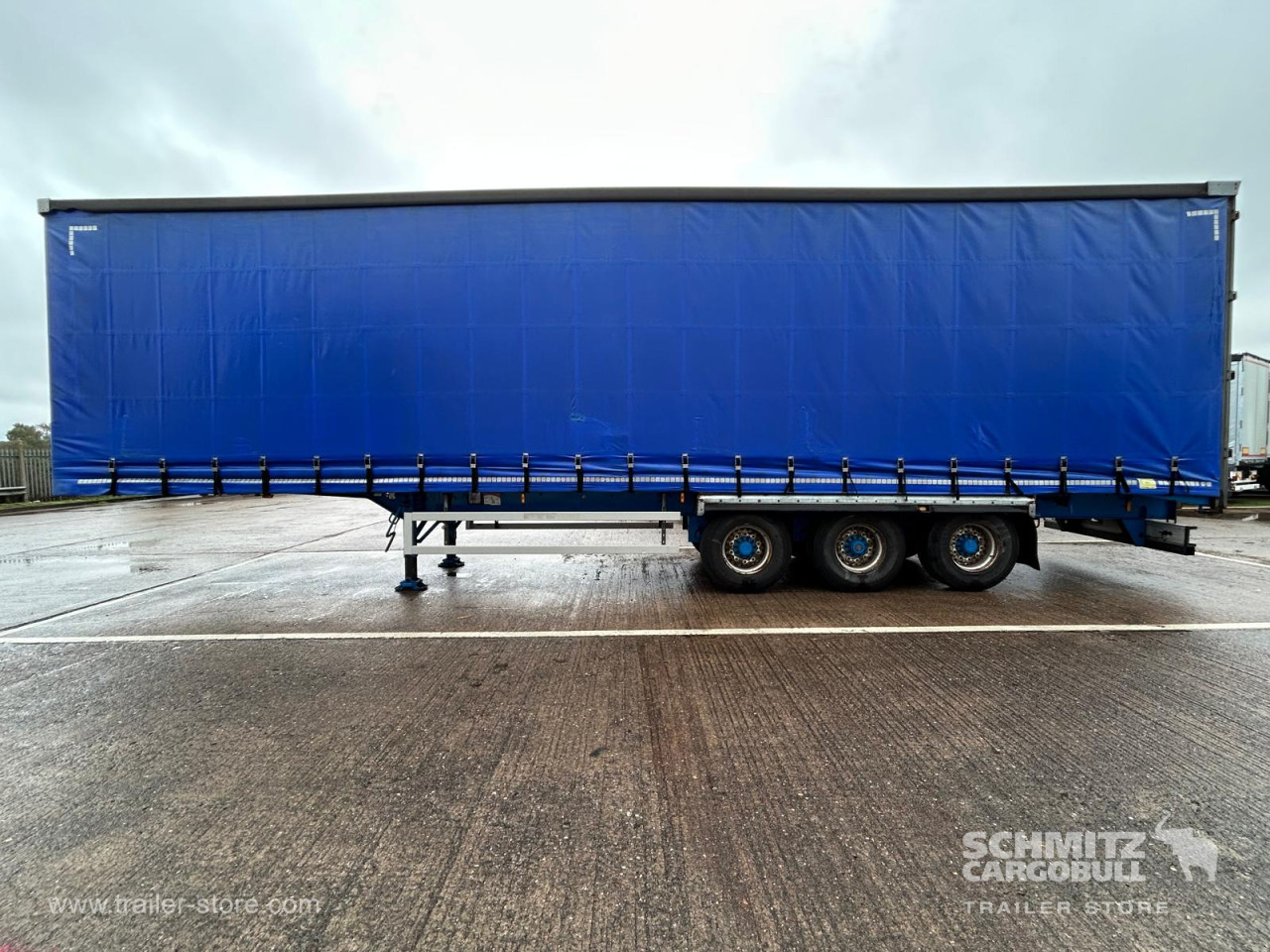 MONTRACON Curtainsider Standard UK 