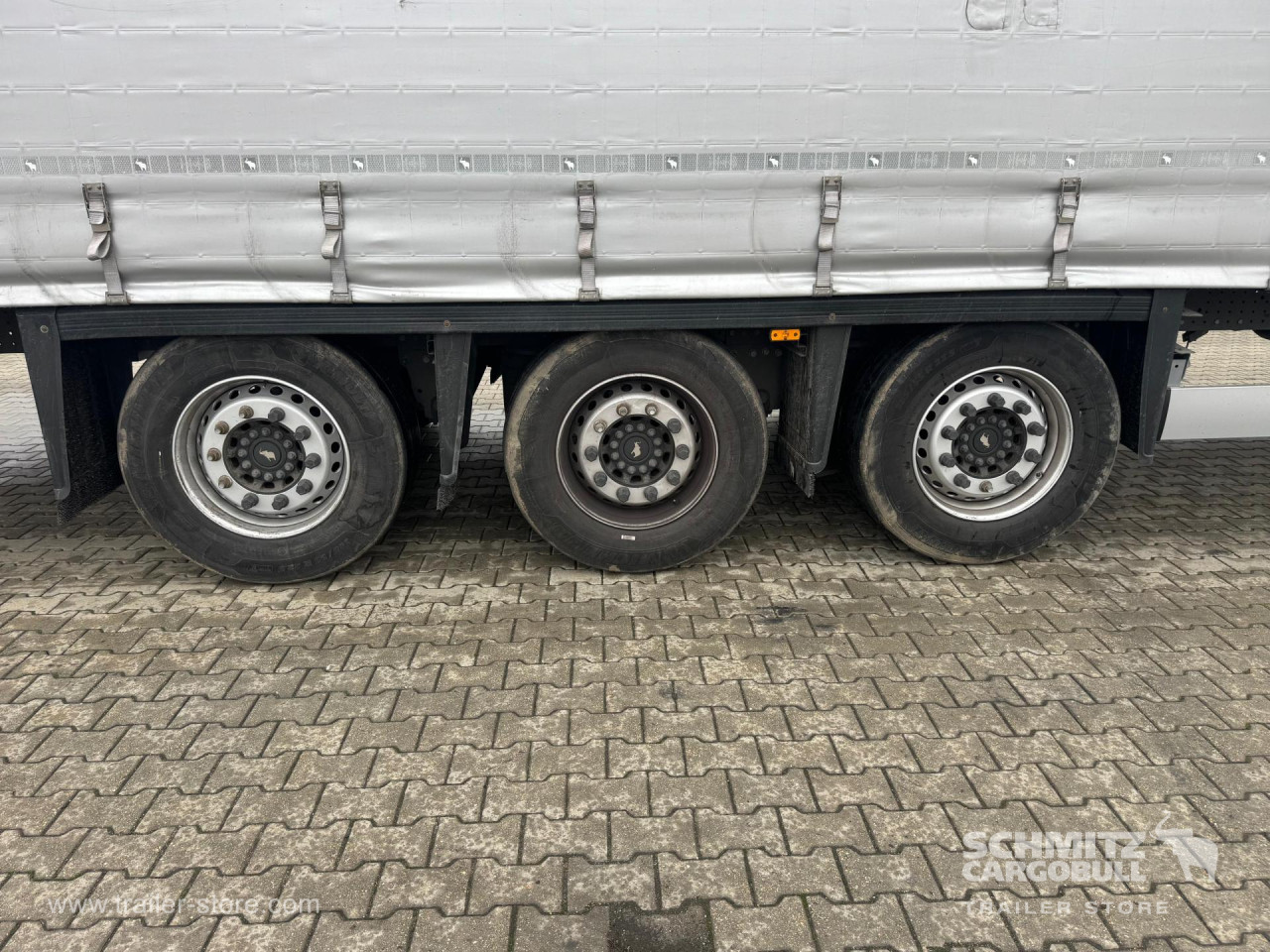 Schmitz Cargobull Curtainsider Mega 