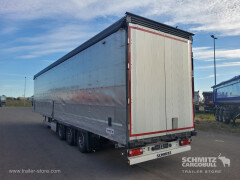 Schmitz Cargobull Curtainsider Mega Getränke 