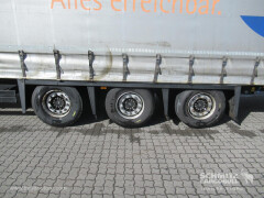 Schmitz Cargobull Curtainsider Mega Getränke 