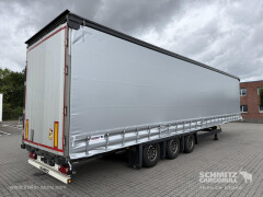 Schmitz Cargobull Curtainsider Mega Getränke 