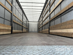 Schmitz Cargobull Curtainsider Standard 