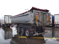 Schmitz Cargobull Semitrailer Tipper Steel half pipe body 26m³ 