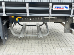 Schmitz Cargobull Curtainsider Standard Getränke 