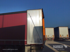 Schmitz Cargobull Semitrailer Curtainsider Standard Hayon 
