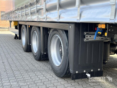 Schmitz Cargobull Curtainsider Mega Getränke 